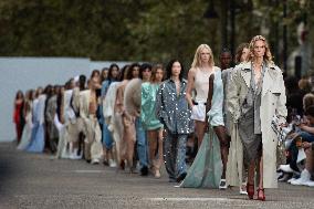 PFW Stella Mc Cartney Runway