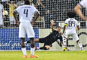 Al Sadd FC (QAT) v Esteghlal FC (IRN) - AFC Champions League