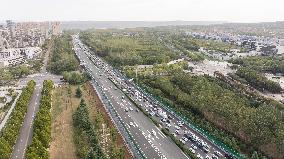 Congestion on The Xi 'an Section of the Baotou - Maoming Expressway in Xi 'an