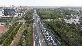 Congestion on The Xi 'an Section of the Baotou - Maoming Expressway in Xi 'an