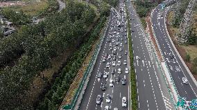 Congestion on The Xi 'an Section of the Baotou - Maoming Expressway in Xi 'an