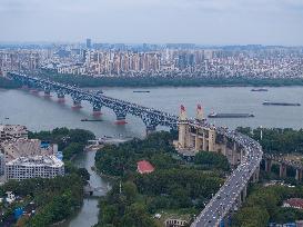 Vehicles Travel on The Nanjing Yangtze River Bridge