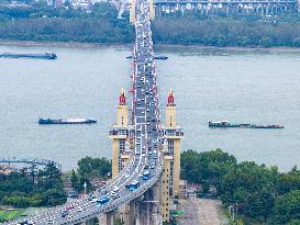 Vehicles Travel on The Nanjing Yangtze River Bridge