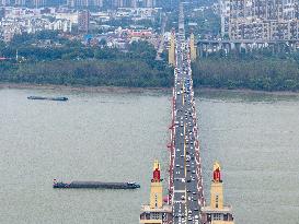 Vehicles Travel on The Nanjing Yangtze River Bridge