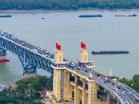 Vehicles Travel on The Nanjing Yangtze River Bridge