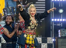 Gwen Stefani Performs At Jimmy Kimmel Live - LA