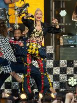 Gwen Stefani Performs At Jimmy Kimmel Live - LA