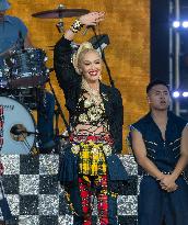 Gwen Stefani Performs At Jimmy Kimmel Live - LA