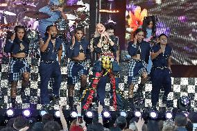 Gwen Stefani Performs At Jimmy Kimmel Live - LA