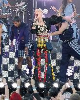 Gwen Stefani Performs At Jimmy Kimmel Live - LA