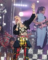 Gwen Stefani Performs At Jimmy Kimmel Live - LA