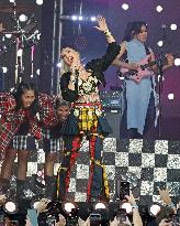 Gwen Stefani Performs At Jimmy Kimmel Live - LA