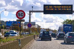 Ring Road At 50 km/h - Paris