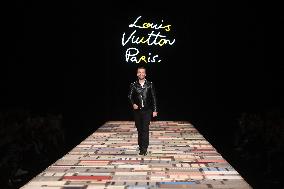 PFW - Louis Vuitton Runway