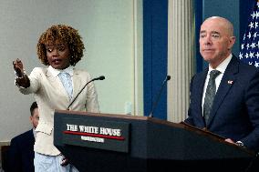 Alejandro Mayorkas press briefing - Washington