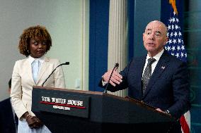 Alejandro Mayorkas press briefing - Washington