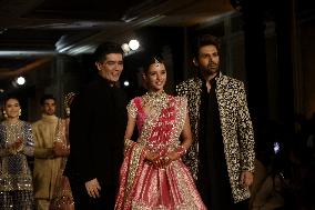 Fashion To Show Tribute By Manish Malhotra In Mumbai