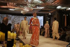 Fashion To Show Tribute By Manish Malhotra In Mumbai