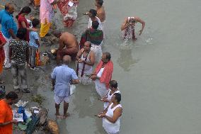 Mahalaya Tarpan At Mahananda River