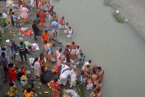 Mahalaya Tarpan At Mahananda River