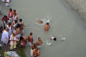 Mahalaya Tarpan At Mahananda River