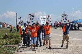 Port Of Houston Shuts Down Amid Dockworker Strike