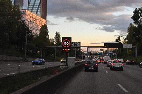 Paris Slashes Speed Limit On Ring Road To 50km/h