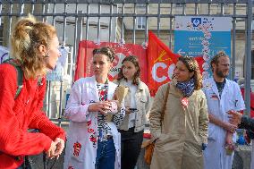 Strike At Tenon Hospital - Paris