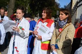 Strike At Tenon Hospital - Paris