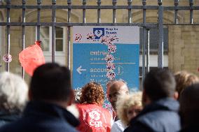 Strike At Tenon Hospital - Paris