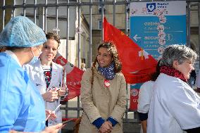 Strike At Tenon Hospital - Paris