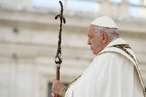 Pope Francis Leads Mass For The Inauguration Of The Synod - Vatican