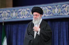 Khamenei Calls For West To Leave Middle East - Tehran