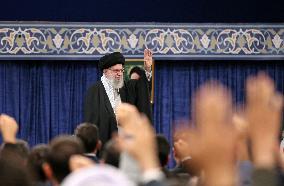 Khamenei Calls For West To Leave Middle East - Tehran