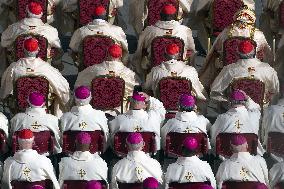 Pope Francis Leads Mass For The Inauguration Of The Synod - Vatican