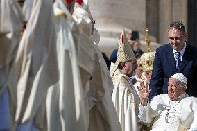 Pope Francis Leads Mass For The Inauguration Of The Synod - Vatican