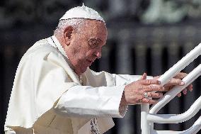 Pope Francis Leads Mass For The Inauguration Of The Synod - Vatican