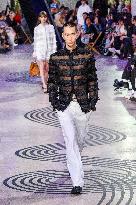 PFW - Shiatzy Chen Runway