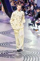 PFW - Shiatzy Chen Runway