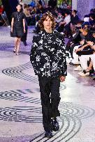 PFW - Shiatzy Chen Runway