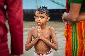 Tarpan Ritual During Mahalaya Prayers In India