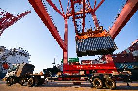 Lianyungang Port Working Scene