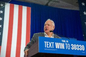 Walz Campaigns In York - Pennsylvania