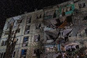 Russian Strike Hits Kharkiv Apartment Block - Ukraine