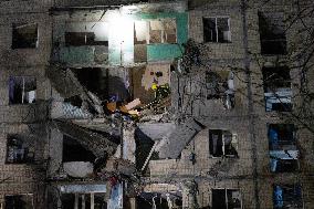 Russian Strike Hits Kharkiv Apartment Block - Ukraine