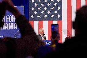 Walz Campaigns In York - Pennsylvania