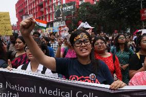 Junior Doctors Take Out Protest March Over Rape Murder - India