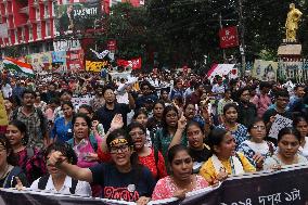 Junior Doctors Take Out Protest March Over Rape Murder - India