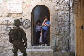 Jewish Settlers Raid Hebron - West Bank