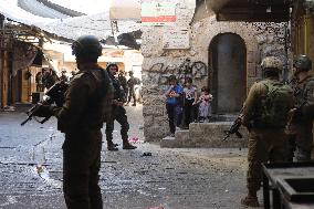 Jewish Settlers Raid Hebron - West Bank